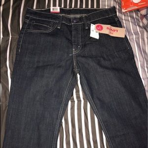 Brand new dark blue Levi jeans for the low